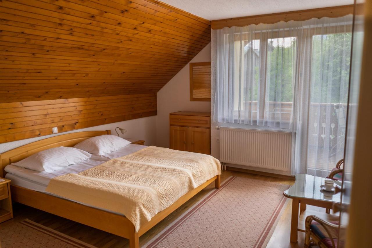 Apartma Pr Tavcarju Zgornje Gorje Ngoại thất bức ảnh